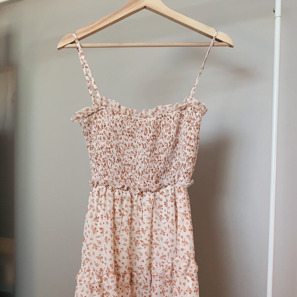 Showpo. Selling Me Sympathy Dress size S - Cream Floral